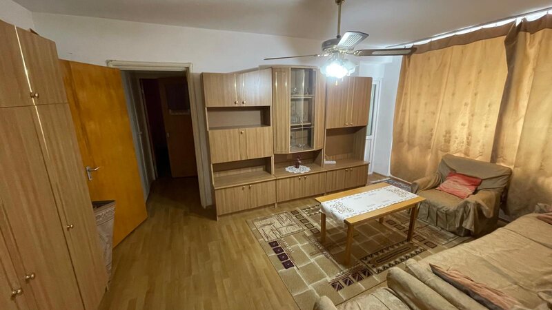 Drumul Taberei, Piata Moghioros