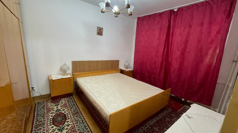 Drumul Taberei, Piata Moghioros